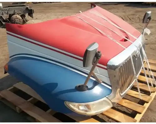 INTERNATIONAL 4200 LP Hood