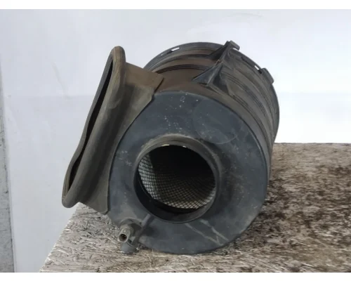 INTERNATIONAL 4200 AIR CLEANER