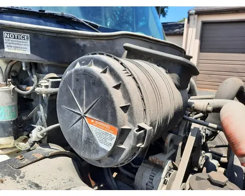 INTERNATIONAL 4200 AIR CLEANER