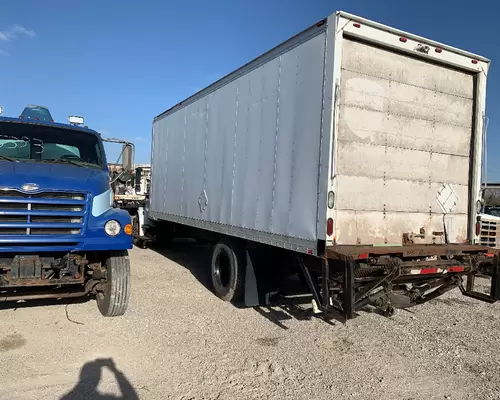 INTERNATIONAL 4200 Body  Bed