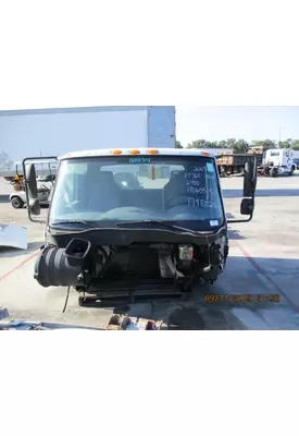 INTERNATIONAL 4200 CAB