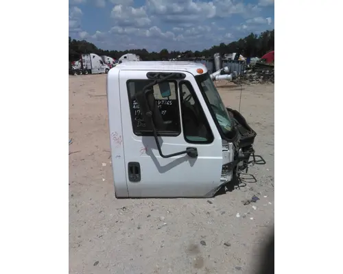 INTERNATIONAL 4200 CAB