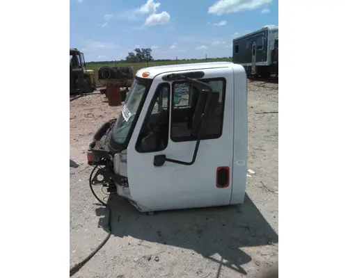 INTERNATIONAL 4200 CAB