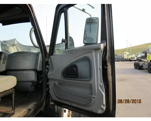 INTERNATIONAL 4200 CAB