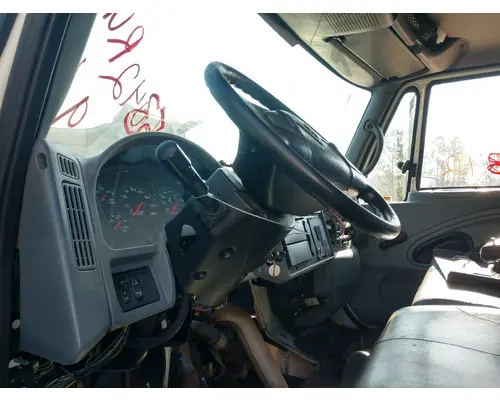 INTERNATIONAL 4200 Cab