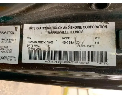 INTERNATIONAL 4200 Cab