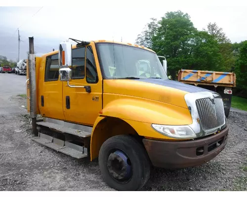 INTERNATIONAL 4200 Cab