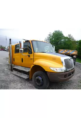 INTERNATIONAL 4200 Cab