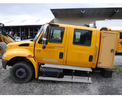 INTERNATIONAL 4200 Cab