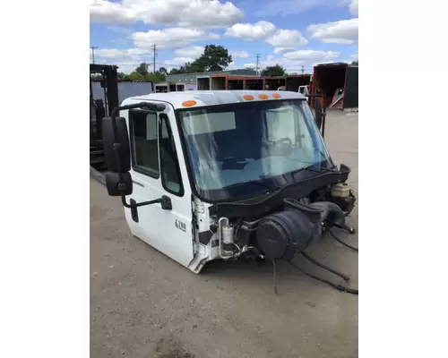 INTERNATIONAL 4200 Cab