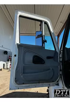 INTERNATIONAL 4200 Cab