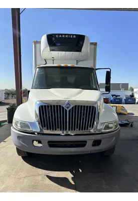 INTERNATIONAL 4200 Cab