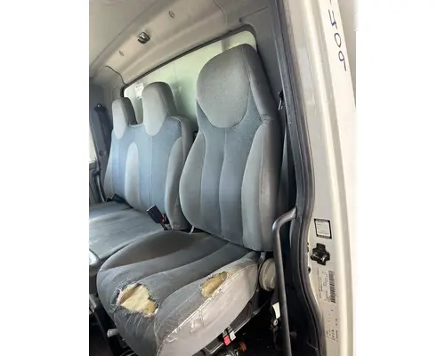 INTERNATIONAL 4200 Cab