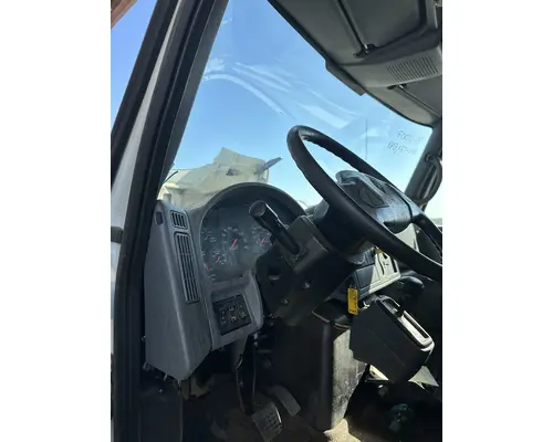 INTERNATIONAL 4200 Cab