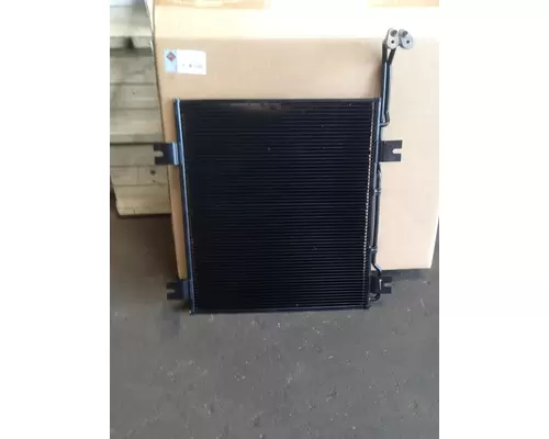 INTERNATIONAL 4200 Condenser