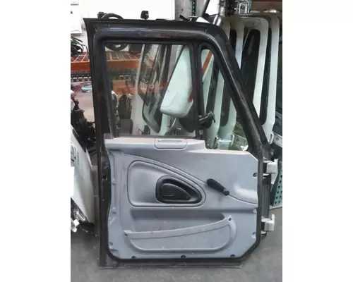 INTERNATIONAL 4200 DOOR ASSEMBLY, FRONT