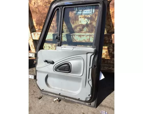 INTERNATIONAL 4200 DOOR ASSEMBLY, FRONT