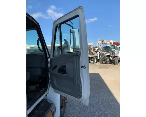 INTERNATIONAL 4200 Door Assembly, Front