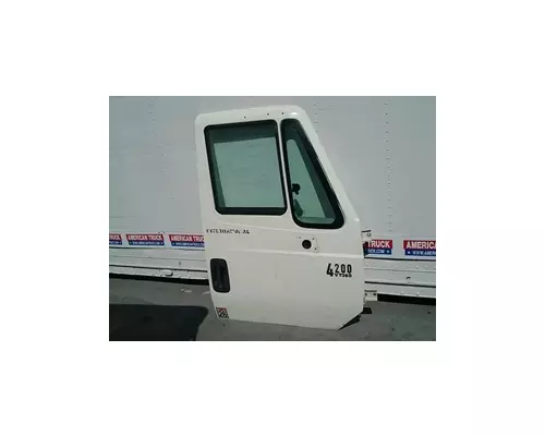 INTERNATIONAL 4200 Door Assembly, Front