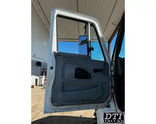 INTERNATIONAL 4200 Door Assembly, Front