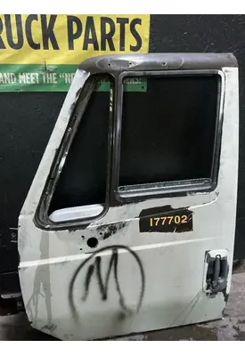 INTERNATIONAL 4200 Door Assembly, Front
