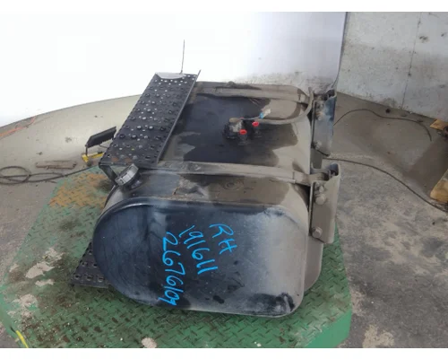 INTERNATIONAL 4200 FUEL TANK