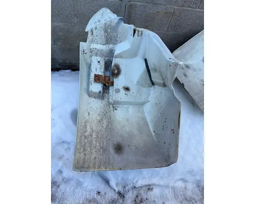 INTERNATIONAL 4200 Fender Extension
