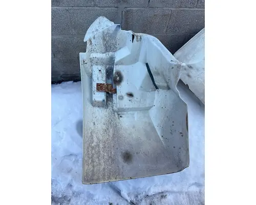 INTERNATIONAL 4200 Fender Extension