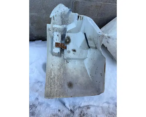 INTERNATIONAL 4200 Fender Extension