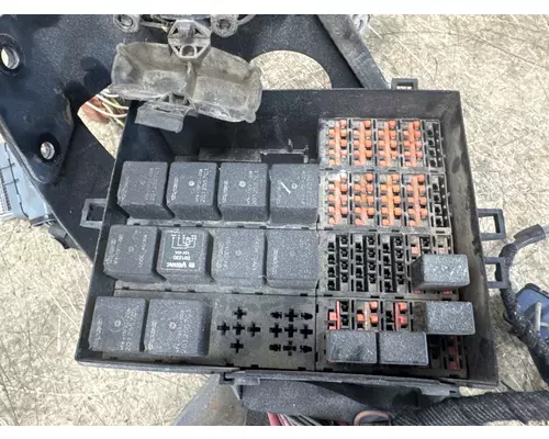 INTERNATIONAL 4200 Fuse Box