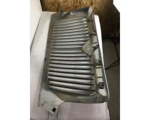 INTERNATIONAL 4200 GRILLE