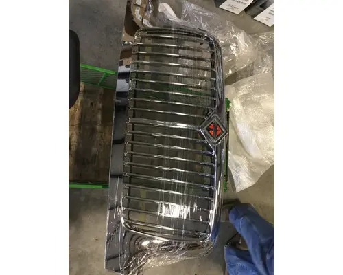INTERNATIONAL 4200 GRILLE