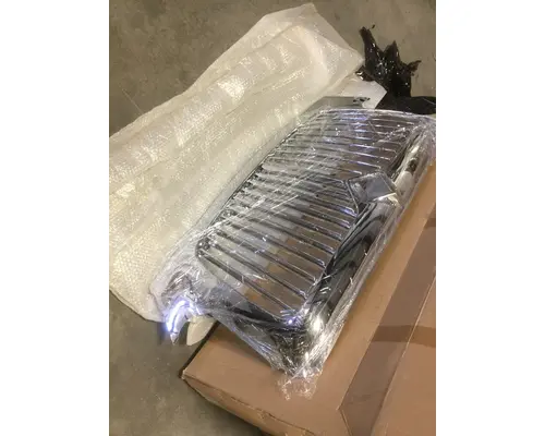 INTERNATIONAL 4200 GRILLE