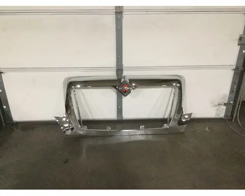 INTERNATIONAL 4200 Grille