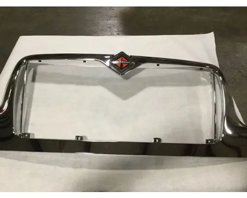 INTERNATIONAL 4200 Grille
