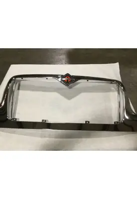 INTERNATIONAL 4200 Grille