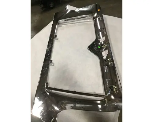 INTERNATIONAL 4200 Grille