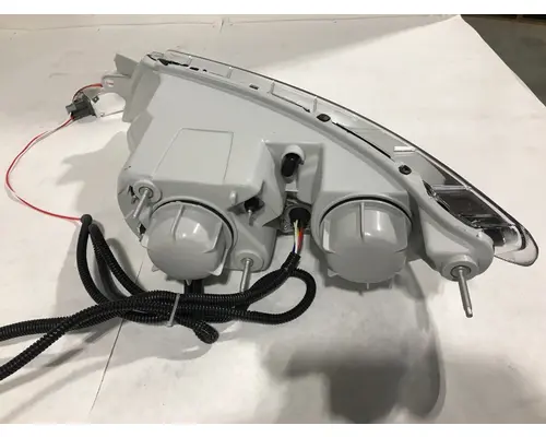 INTERNATIONAL 4200 HEADLAMP