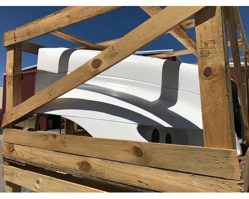 INTERNATIONAL 4200 HOOD