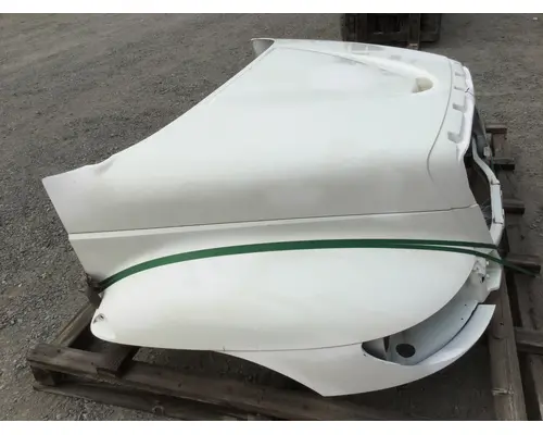 INTERNATIONAL 4200 HOOD