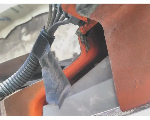 INTERNATIONAL 4200 HOOD