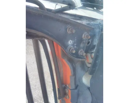 INTERNATIONAL 4200 HOOD