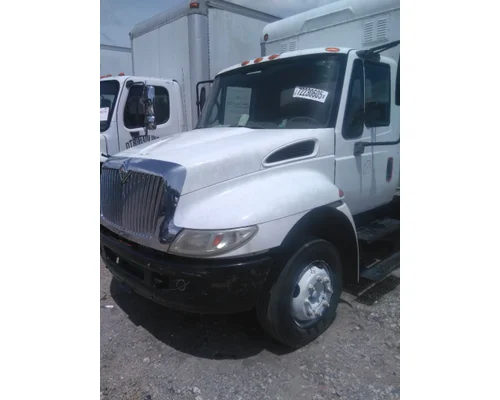 INTERNATIONAL 4200 HOOD