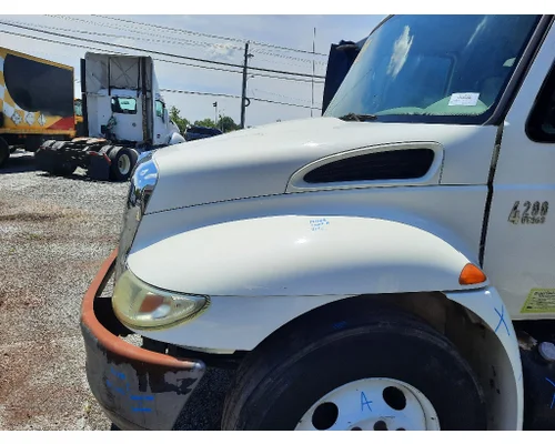 INTERNATIONAL 4200 HOOD