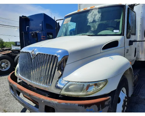 INTERNATIONAL 4200 HOOD