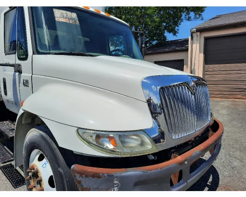 INTERNATIONAL 4200 HOOD