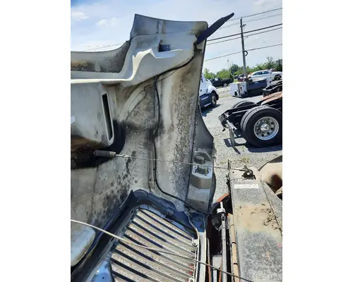 INTERNATIONAL 4200 HOOD