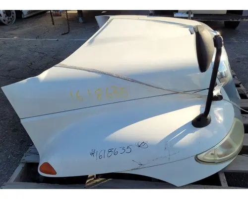 INTERNATIONAL 4200 Hood