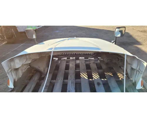 INTERNATIONAL 4200 Hood