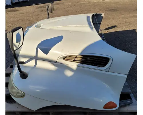 INTERNATIONAL 4200 Hood